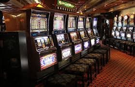 Pengalaman bermain live casino Bangkit88 di smartphone dengan tampilan layar penuh streaming lancar